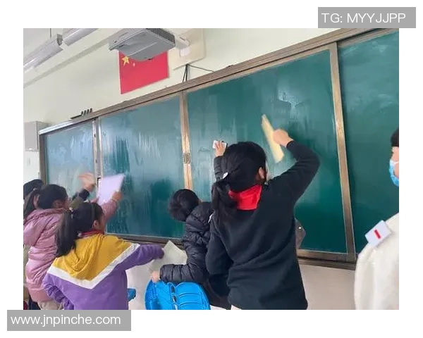 李丽的篮球之路:从梦想起航到职业生涯的精彩瞬间 李丽的篮球之路:从梦想起航到职业生涯的精彩瞬间