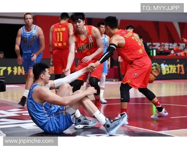 深圳篮球队进攻策略分析与得失评估探讨 深圳篮球队进攻策略分析与得失评估探讨